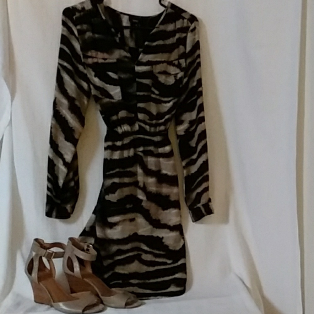 Dress - Picture 2 of 4